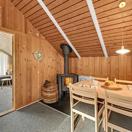 Feriehus Awesome In W/ Sauna, Wifi And 3 Bedrooms *