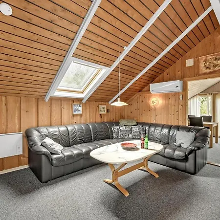 Awesome In W/ Sauna, Wifi And 3 Bedrooms Feriehus *